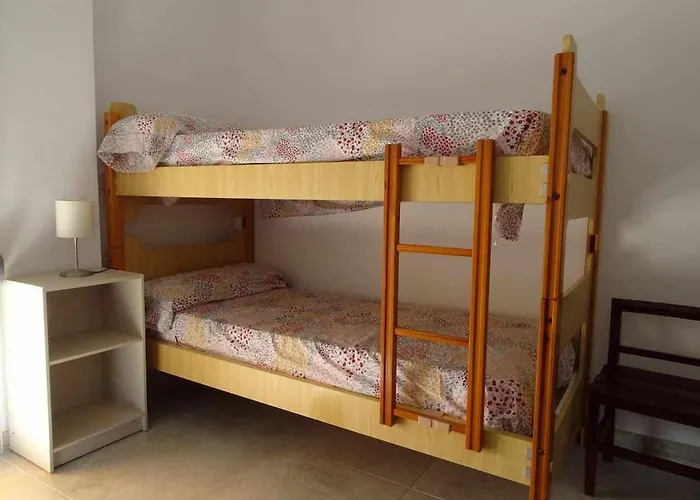 El Sol A 20 Metros Del Mar. *